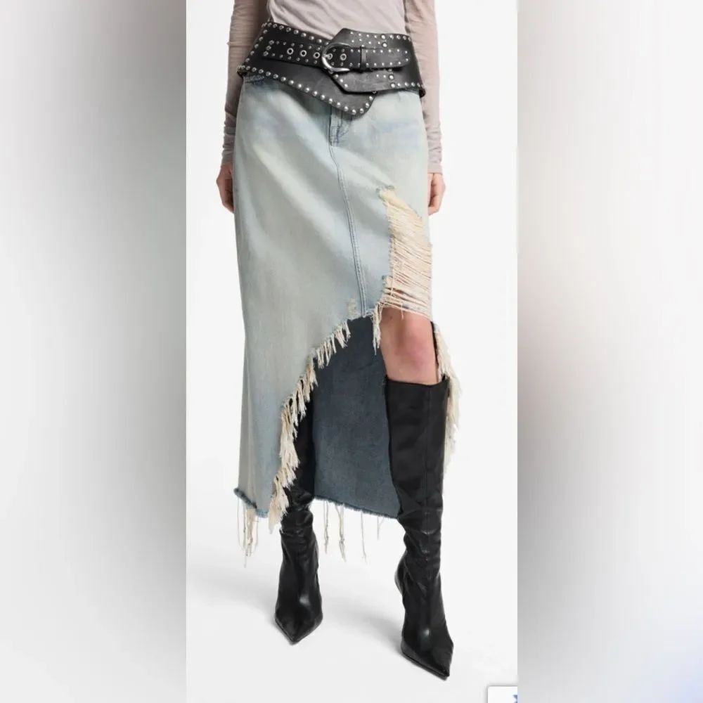 7 For All Mankind Denim Midi Skirt in Peaches Distressed Light Wash Size 27 NWT